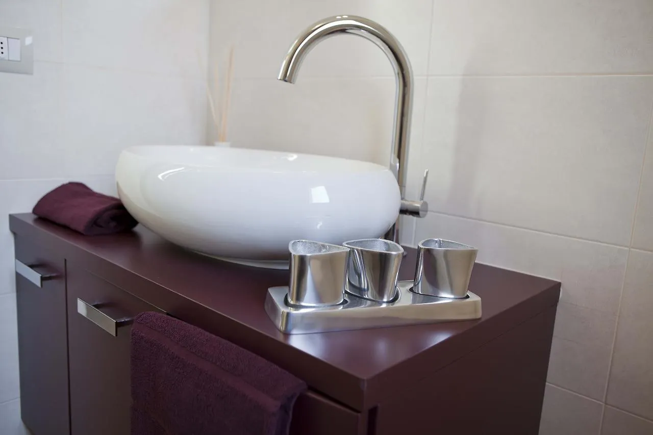 Residence Borgo Del Cigno Spinone Al Lago 3*,  Italy